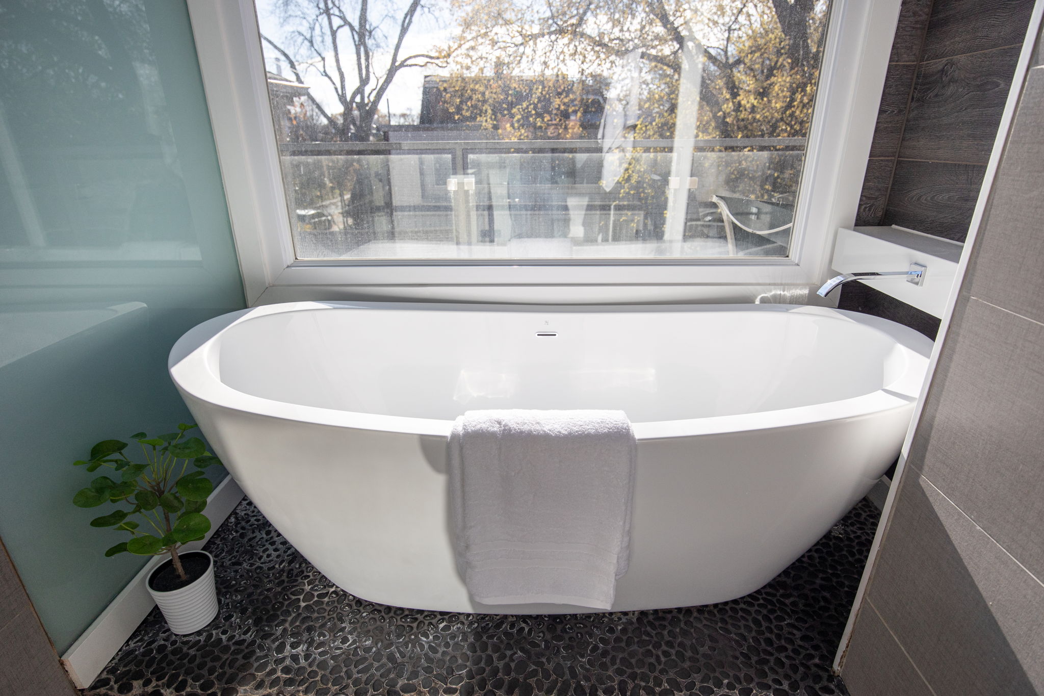 Real estate for sale in Toronto, Cabbagetown – 391 Wellesley St E, Ontario Bathroom